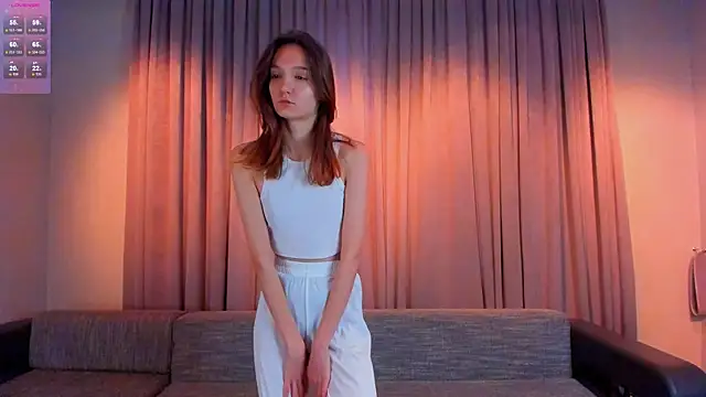 Snapshot of AmityCritchlow chatting on February 11, 2025, 5:05 am AmityCritchlow online show from February 11, 2025, 5:05 am