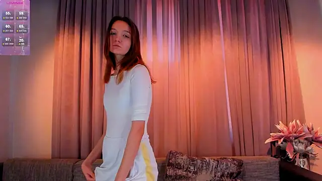 Snapshot of AmityCritchlow chatting on February 20, 2025, 5:12 am AmityCritchlow online show from February 20, 2025, 5:12 am