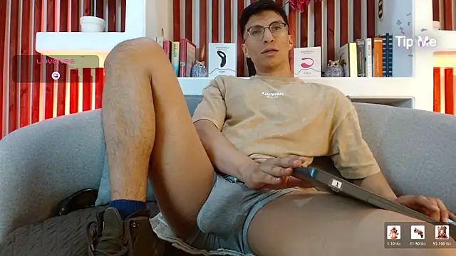 ApoloCruz online show from April 7, 2026, 5:09 am