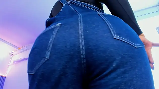 bonnieAn online show from March 22, 2025, 2:58 pm