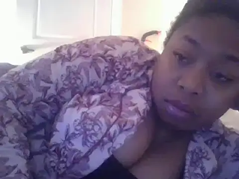 Snapshot of angeliquebelcali chatting on March 8, 2025, 12:11 am angeliquebelcali online show from March 8, 2025, 12:11 am