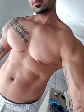 Snapshot of badbrown chatting on September 29, 2025, 12:22 pm badbrown online show from September 29, 2025, 12:22 pm