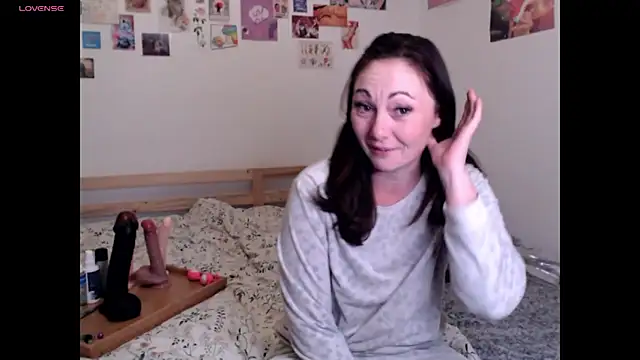 AdorahB3ll3 online show from November 11, 2025, 8:14 pm