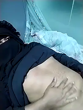 Snapshot of HijabiQueen789 chatting on March 4, 2025, 6:29 pm HijabiQueen789 online show from March 4, 2025, 6:29 pm