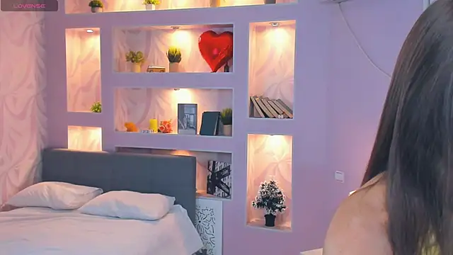 FloraDobb online show from November 13, 2025, 7:23 am