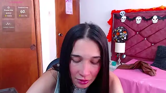 victoria adams07 online show from October 28, 2025, 8:08 pm