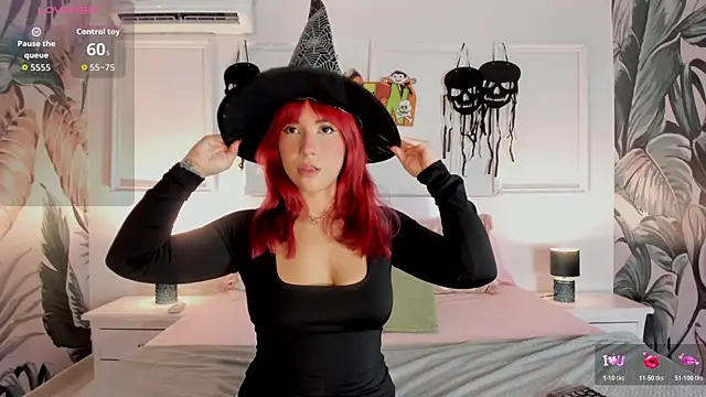 HannaaMiller online show from October 28, 2025, 2:34 am