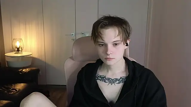 DemianEnglen online show from June 1, 2026, 10:09 pm
