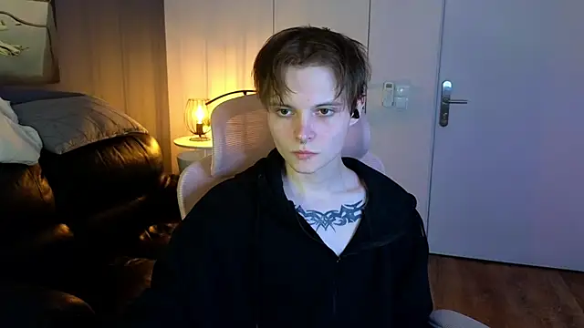 DemianEnglen online show from June 1, 2026, 12:22 am