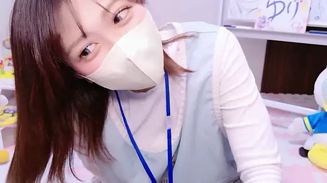 NA-KAREN-V8 online show from November 4, 2025, 12:53 pm