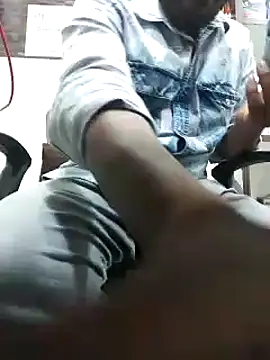 RaviRoy2326 online show from February 9, 2025, 2:40 pm