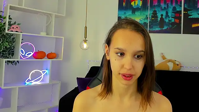 SandraTucker online show from October 25, 2025, 3:06 am