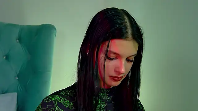 Snapshot of BeverlyMost chatting on February 4, 2025, 4:29 pm BeverlyMost online show from February 4, 2025, 4:29 pm