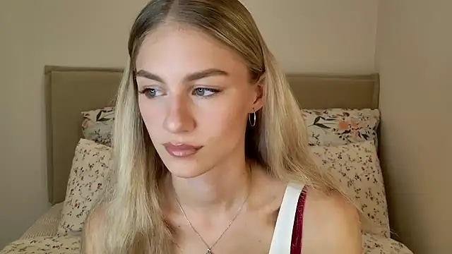 GabriellaOlsen online show from September 23, 2025, 2:35 pm