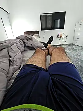 j0nathan00 online show from February 14, 2025, 4:20 pm