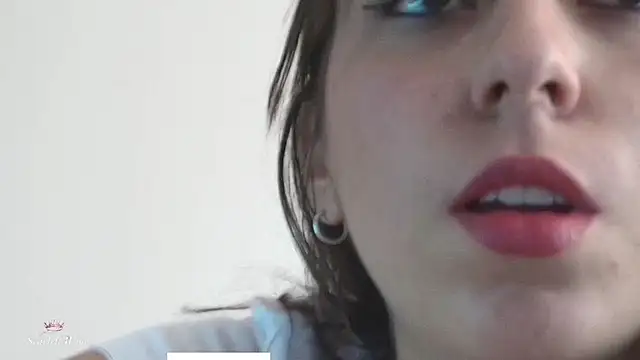 Snapshot of scarletwine chatting on February 4, 2025, 12:33 pm scarletwine online show from February 4, 2025, 12:33 pm