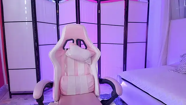 alaia greyy online show from February 26, 2026, 2:28 pm