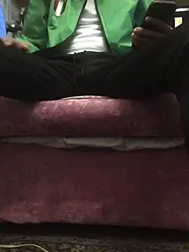 Snapshot of aebaleek2505 chatting on February 23, 2025, 1:32 pm aebaleek2505 online show from February 23, 2025, 1:32 pm