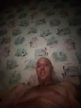 Snapshot of MaxDevilWhite chatting on November 10, 2025, 8:58 pm MaxDevilWhite online show from November 10, 2025, 8:58 pm