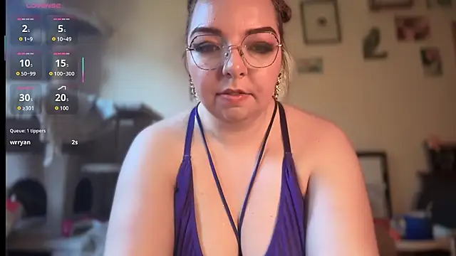 Snapshot of curvycate127 chatting on January 12, 2026, 6:15 pm curvycate127 online show from January 12, 2026, 6:15 pm