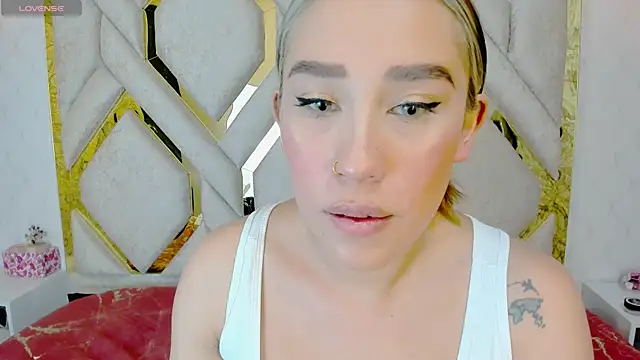 Snapshot of Lannajansen chatting on February 11, 2025, 4:35 pm Lannajansen online show from February 11, 2025, 4:35 pm