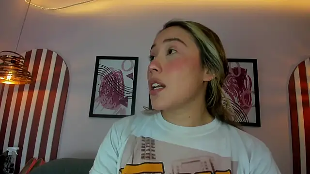 Snapshot of Lannajansen chatting on September 18, 2025, 4:54 pm Lannajansen online show from September 18, 2025, 4:54 pm