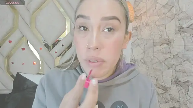 Snapshot of Lannajansen chatting on March 19, 2025, 5:17 pm Lannajansen online show from March 19, 2025, 5:17 pm
