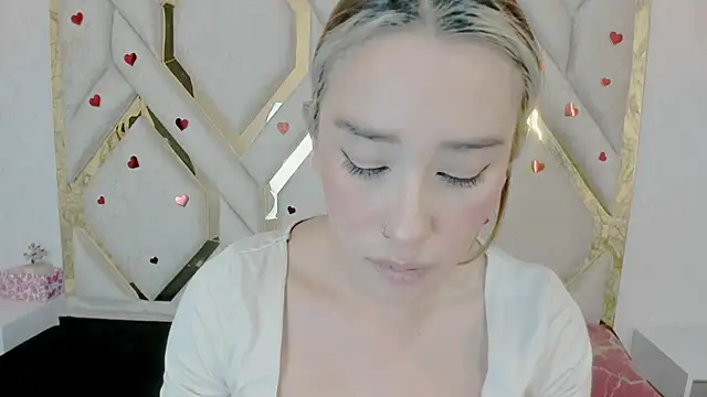 Snapshot of Lannajansen chatting on February 26, 2025, 4:38 pm Lannajansen online show from February 26, 2025, 4:38 pm