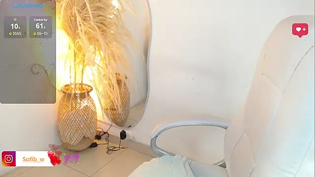 Snapshot of Sofi_BBW chatting on March 12, 2026, 1:04 pm Sofi BBW online show from March 12, 2026, 1:04 pm