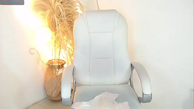 Snapshot of Sofi_BBW chatting on March 20, 2026, 12:39 pm Sofi BBW online show from March 20, 2026, 12:39 pm