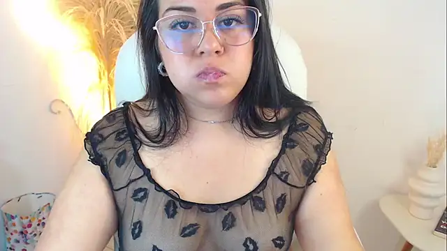 Snapshot of Sofi_BBW chatting on February 24, 2026, 12:50 pm Sofi BBW online show from February 24, 2026, 12:50 pm