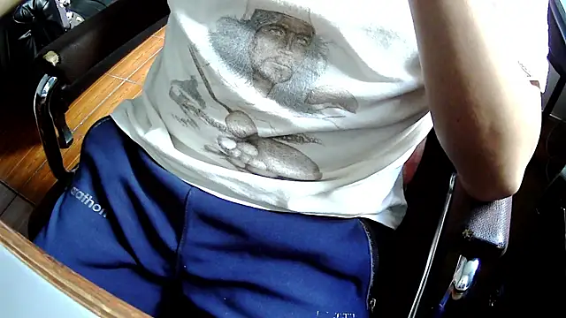 Andre16c online show from October 17, 2025, 9:38 pm