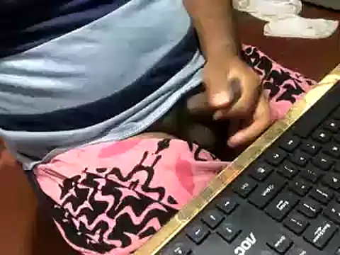 Snapshot of lolboy1234Z chatting on January 12, 2026, 11:09 pm lolboy1234Z online show from January 12, 2026, 11:09 pm