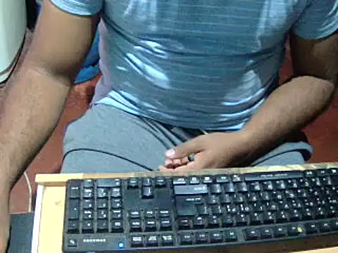 Snapshot of lolboy1234Z chatting on November 14, 2025, 6:33 pm lolboy1234Z online show from November 14, 2025, 6:33 pm