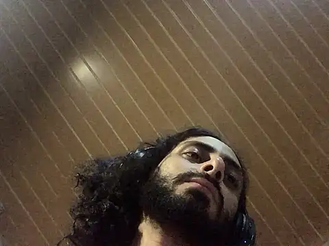 Snapshot of Nooneisthis chatting on February 4, 2026, 5:46 am Nooneisthis online show from February 4, 2026, 5:46 am