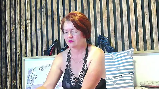 Snapshot of Alis_Lovi chatting on September 25, 2025, 12:05 am Alis Lovi online show from September 25, 2025, 12:05 am