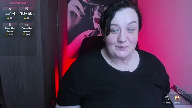 QueenOfHaze online show from June 10, 2026, 9:05 pm
