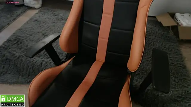 crystalyss online show from November 11, 2025, 2:50 am