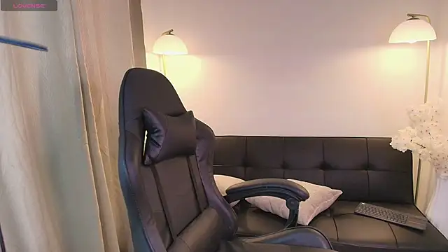 Victoria Collinns online show from April 16, 2026, 5:03 pm