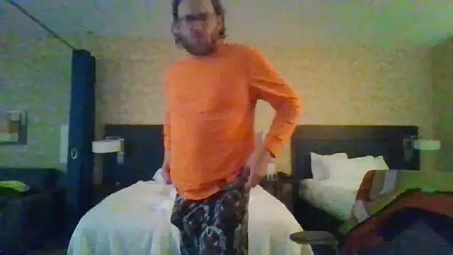 Snapshot of rrunner7718 chatting on January 23, 2025, 1:30 am rrunner7718 online show from January 23, 2025, 1:30 am