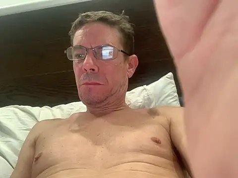 Snapshot of Kenhornu chatting on March 8, 2026, 3:54 am Kenhornu online show from March 8, 2026, 3:54 am