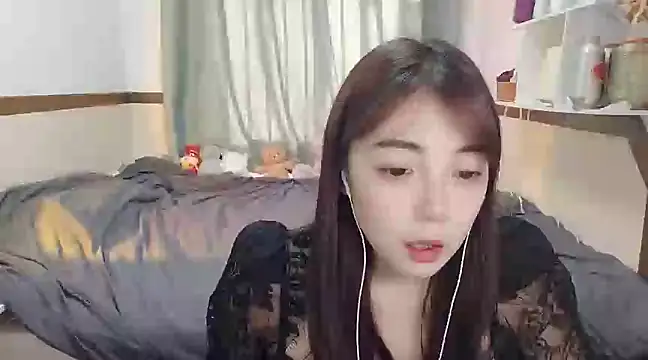 Snapshot of Song_99 chatting on February 20, 2025, 5:12 am Song 99 online show from February 20, 2025, 5:12 am