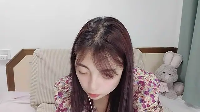 Snapshot of Song_99 chatting on February 26, 2025, 4:16 pm Song 99 online show from February 26, 2025, 4:16 pm
