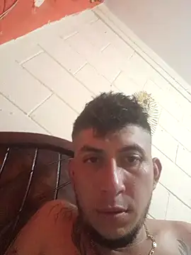 Snapshot of carlospiolinz chatting on October 24, 2025, 9:36 pm carlospiolinz online show from October 24, 2025, 9:36 pm
