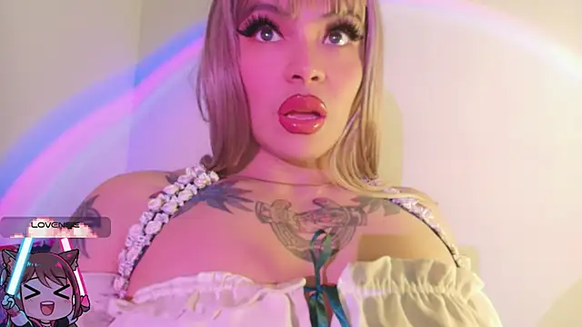REBECA VALENTINE online show from June 17, 2026, 12:54 am