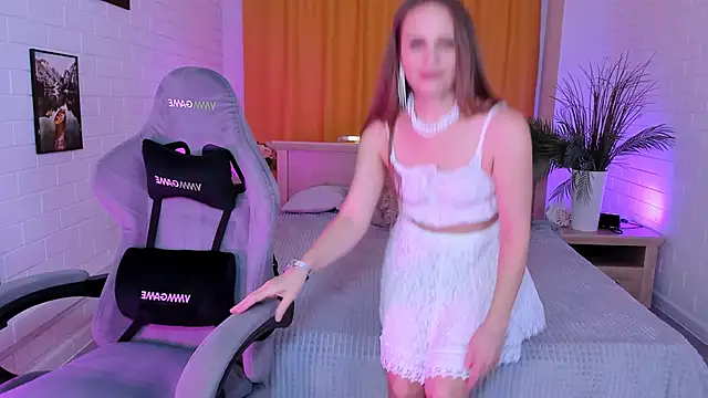 EmiliaBedy online show from December 2, 2025, 9:11 am