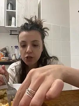 bunnythetailor online show from November 18, 2025, 8:56 pm