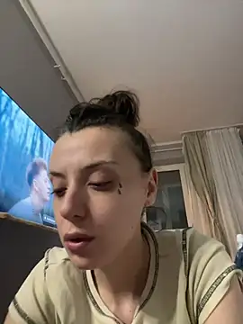 bunnythetailor online show from February 18, 2025, 3:52 pm