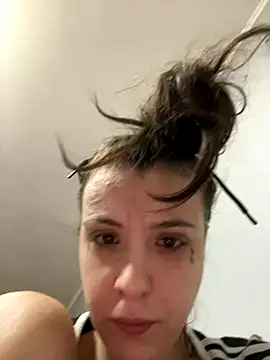 bunnythetailor online show from November 26, 2025, 3:12 pm