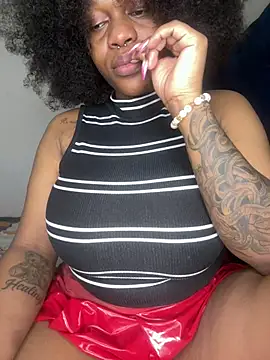 Snapshot of Boneca25 chatting on February 23, 2026, 7:14 pm Boneca25 online show from February 23, 2026, 7:14 pm